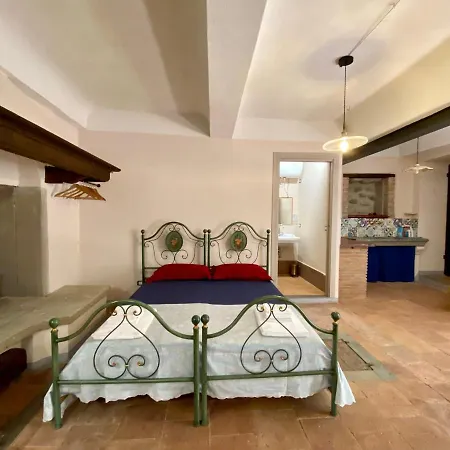 Panzió Loft Moorings Barga