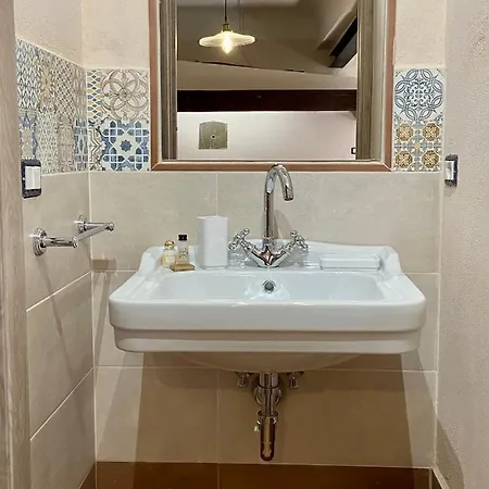 Loft Moorings B&B 바르가